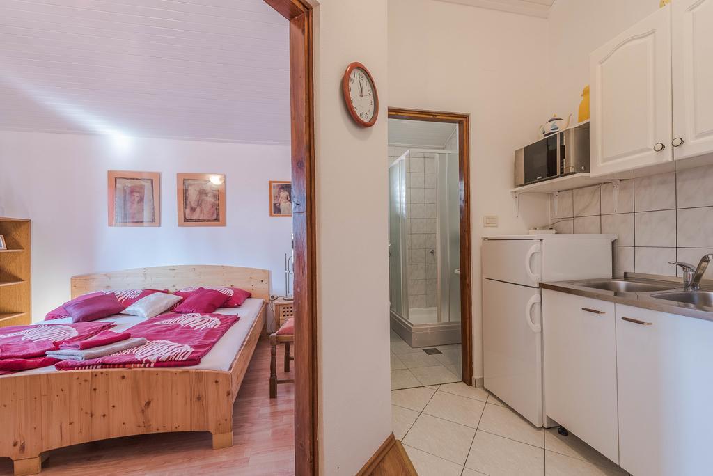 Apartments Eva Sukošan Extérieur photo